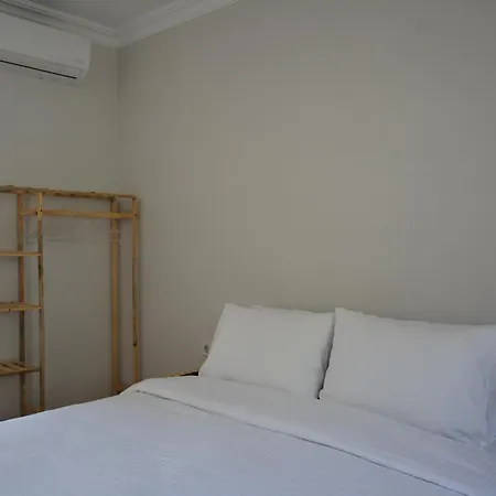 Lokal Homestay *