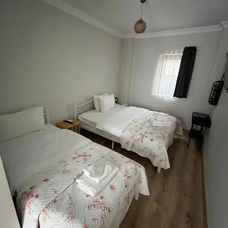 Lokal * Ayvalı
